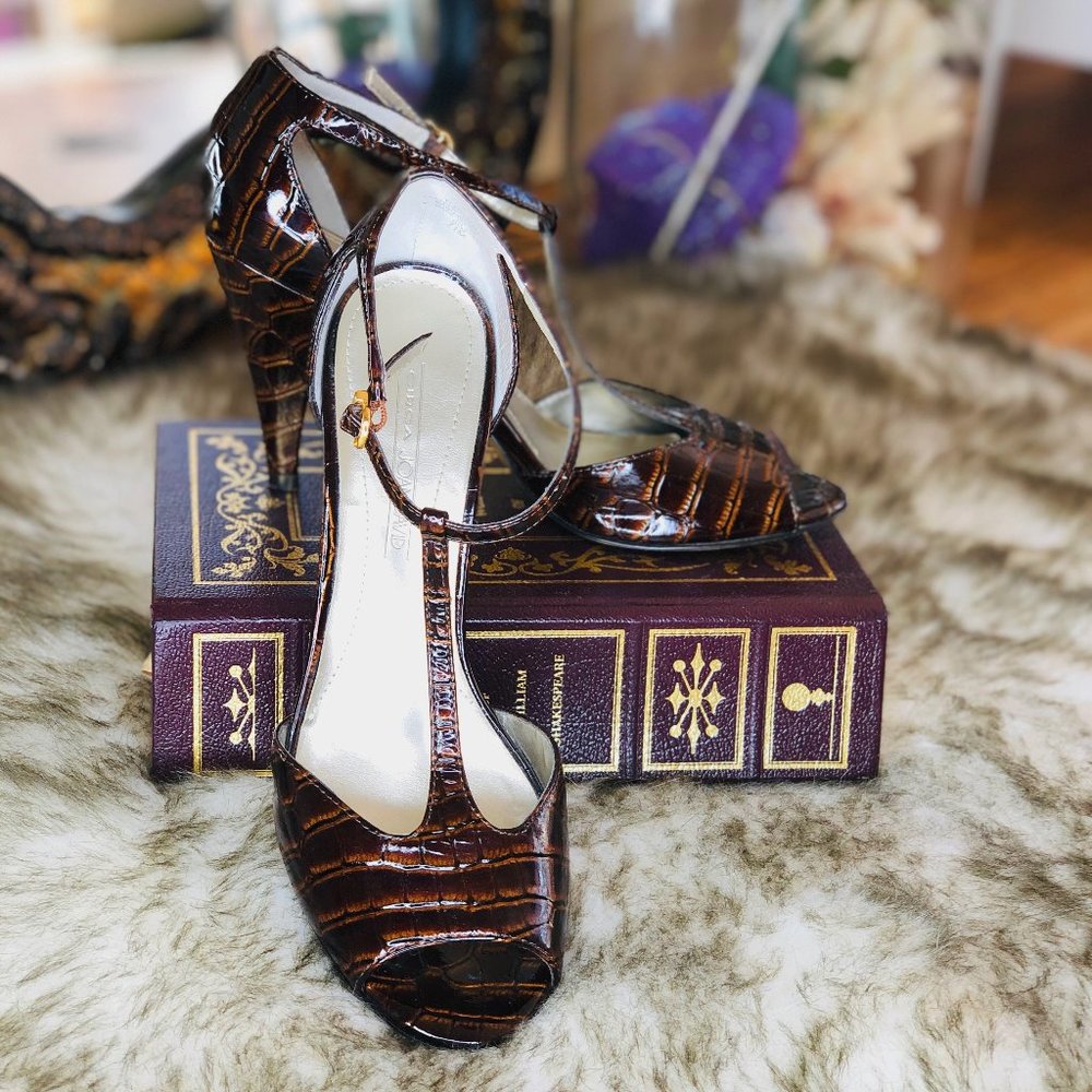 Joan & David Vintage Crocodile Heels size 7.5 EUC!